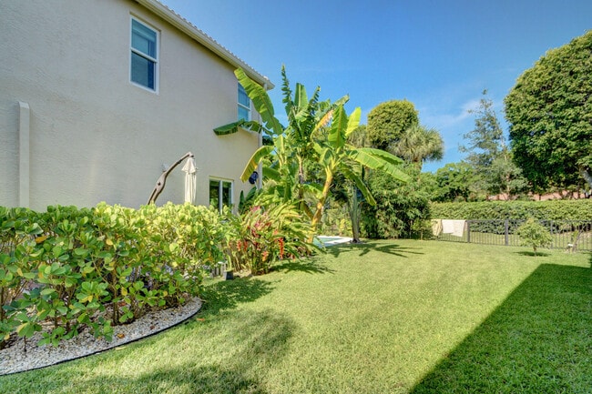 Building Photo - 2622 Sawyer Terrace