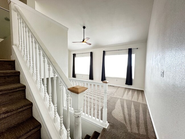 Building Photo - Amazing Townhome with Spectacular Views for Rent in Draper!