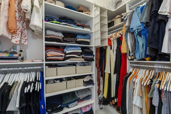 Building Photo - 7291 N Scottsdale Rd