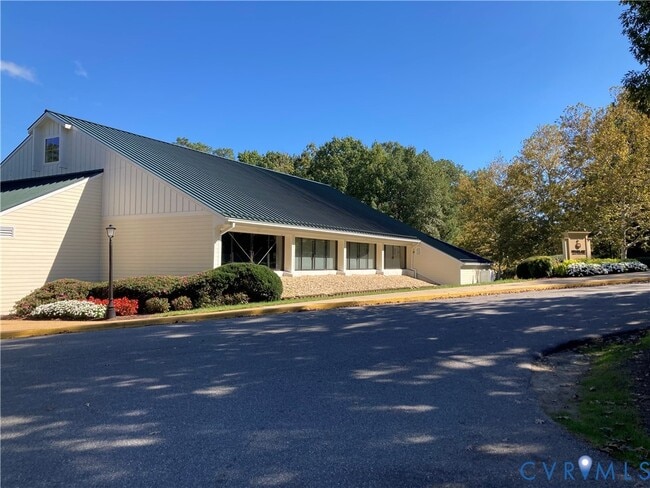 Building Photo - 14720 Village Square Pl