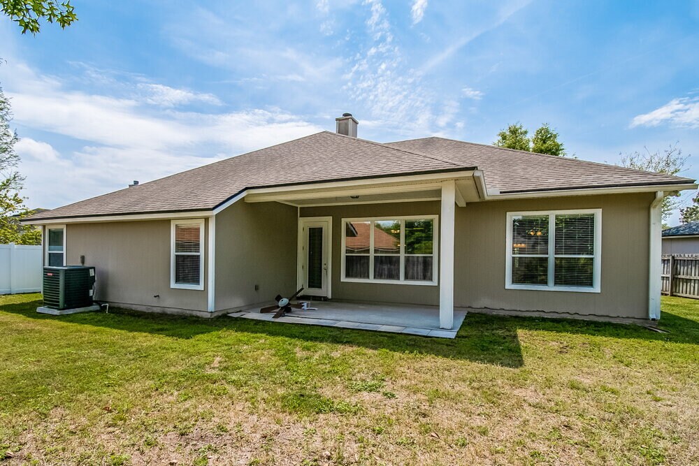 Building Photo - 2817 Alaskan Way