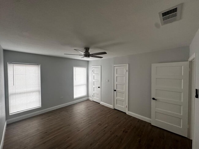 Building Photo - 2909 Alexander Ave