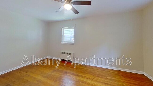 Building Photo - 31 Parkwood St