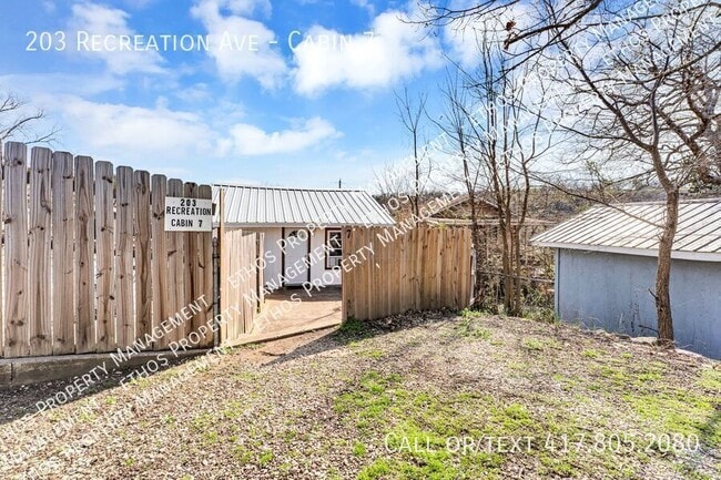 Building Photo - 203 Recreation Ave