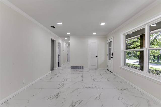 Building Photo - 258 Somerset Terrace