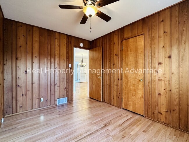 Building Photo - Charming 3-Bedroom Ranch minutes from Woodward Ave, Birmingham, and Berkley!