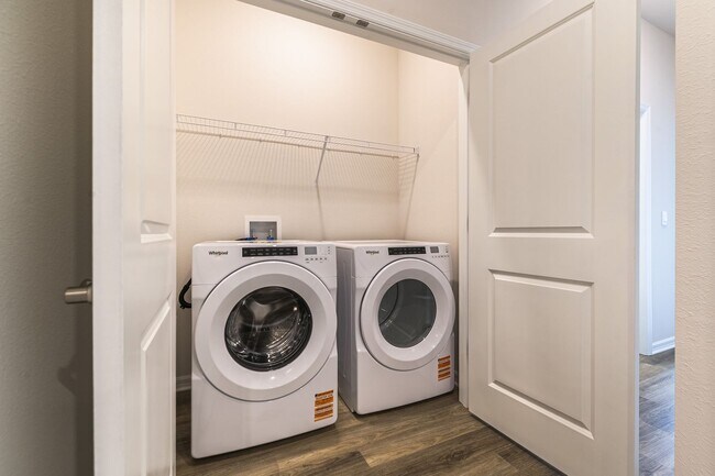 Building Photo - Available April 2026 - Turn Key Furnished 3 Bed, 2 Bath Home in Star Farms - MUST BE SEEN!