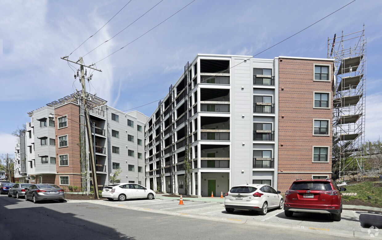Metro Village Apartments Washington