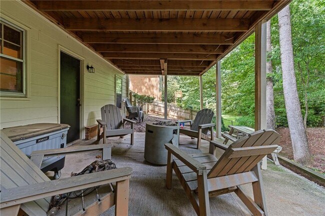 Building Photo - 766 Chesterfield Dr