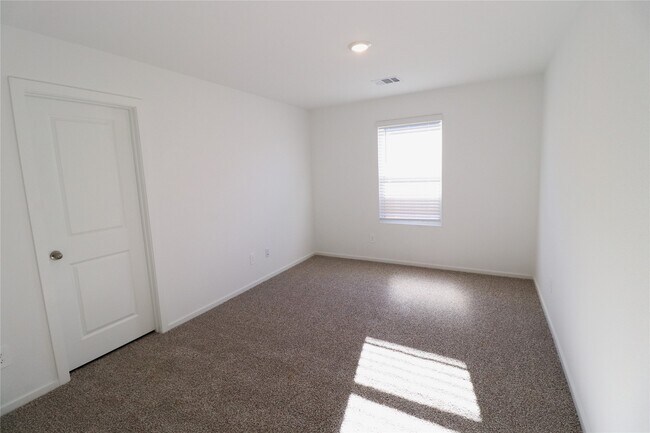 Building Photo - 14320 Leafy Willow Dr