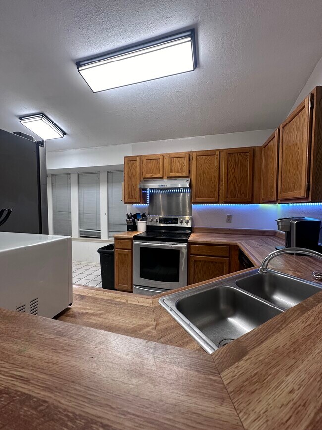 Building Photo - 7342 Sunscape Way