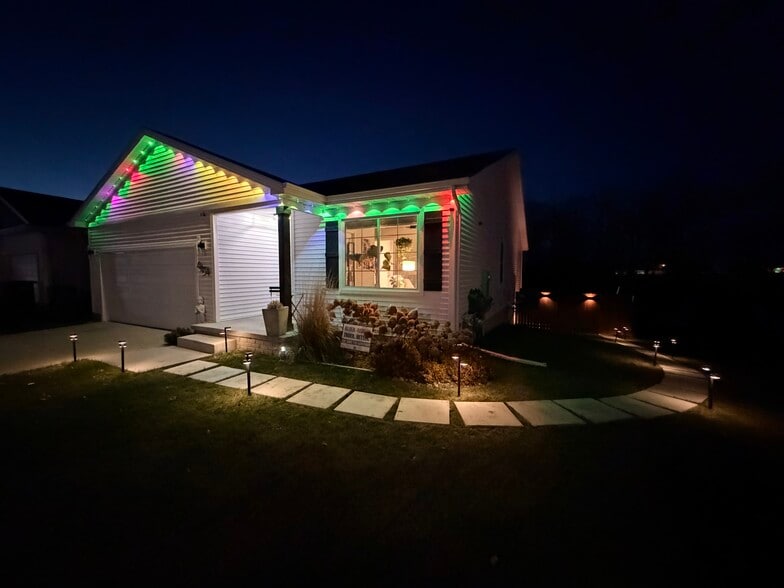 Front of house. Apt entrance down path. - 4434 Honey Bee Rdg