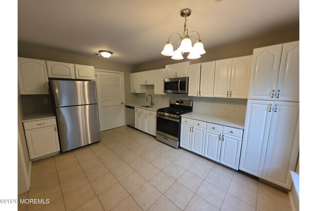 Building Photo - 283 Plum Dr
