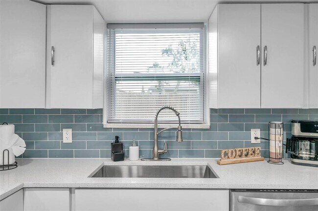 Building Photo - 3720 3rd Ave N