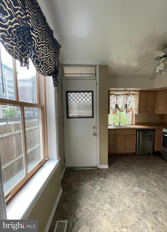 Building Photo - 1514 North St