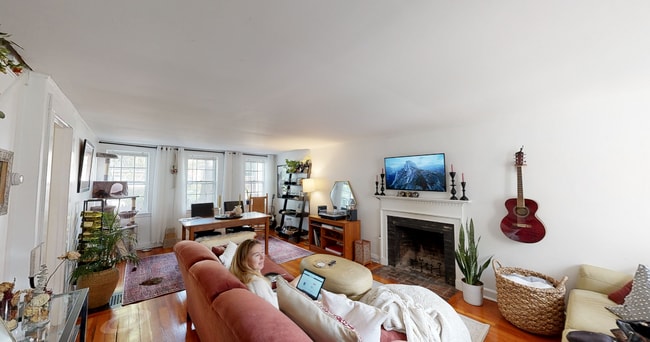 Building Photo - 40 Gibson St