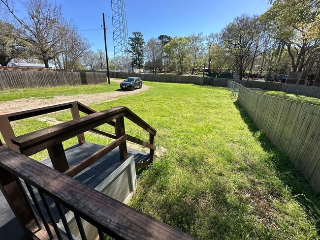 Building Photo - 15930 Hwy 64 E