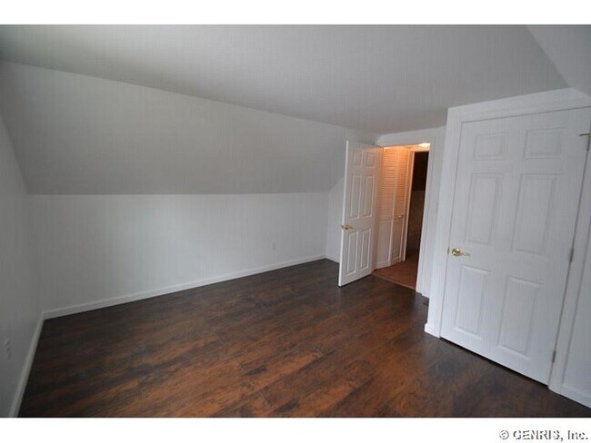 Building Photo - 126 Colin St