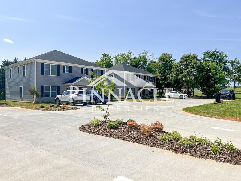 Building Photo - 586 Leesville Rd