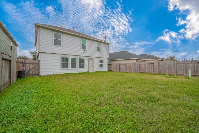 Building Photo - 13510 Dahlia Green Way