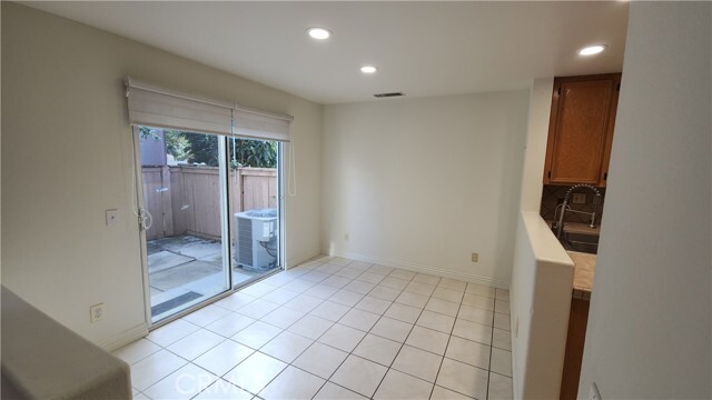 Building Photo - 14880 Honey Ct