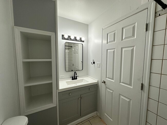 Building Photo - 474 Meadow Green Ln