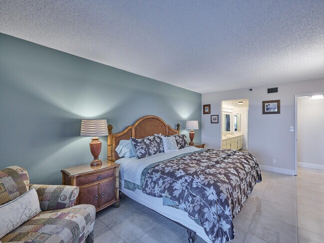 Building Photo - 3420 S Ocean Blvd