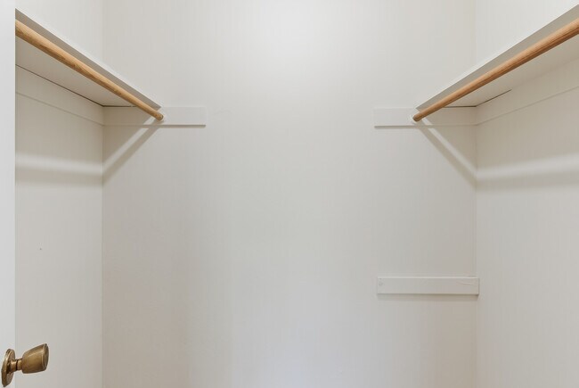 Building Photo - 209 Valley Oak Plaza