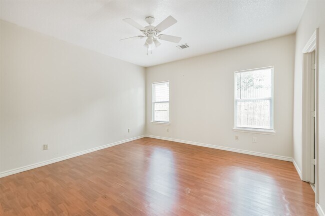 Building Photo - 16913 W Juneau St