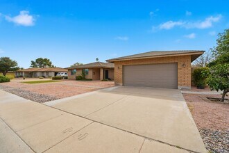 Building Photo - Welcome to this beautiful 4-bedroom, 3-bathroom home in Tempe Arizona!