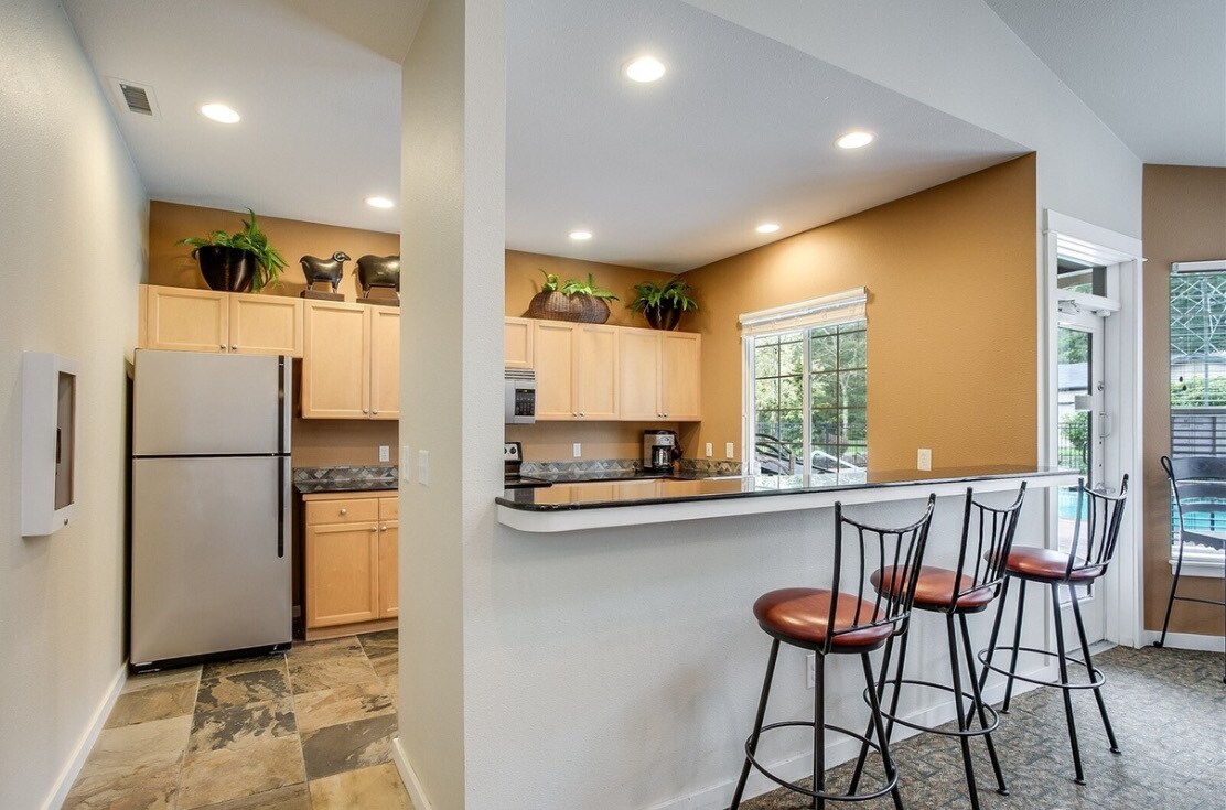 Clubhouse - 25025 SE Klahanie Blvd