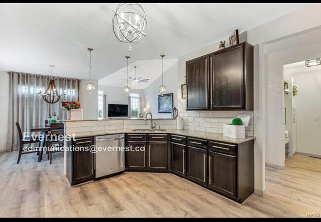 Building Photo - 807 Stonewood Bend Dr