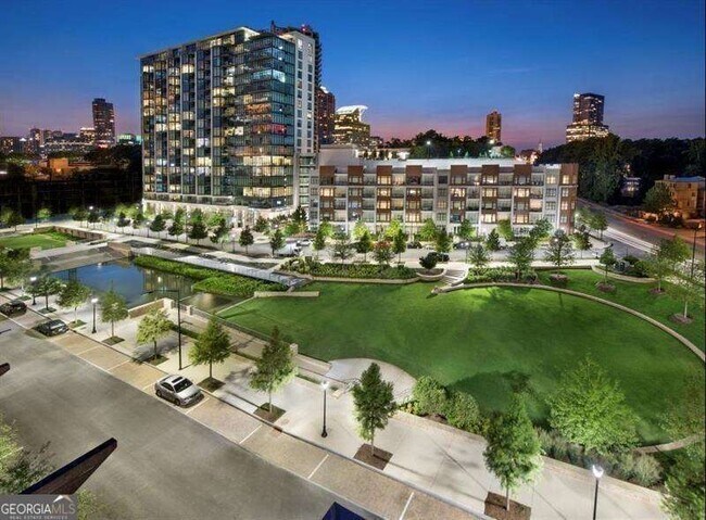 Building Photo - 3481 Lakeside Dr NE