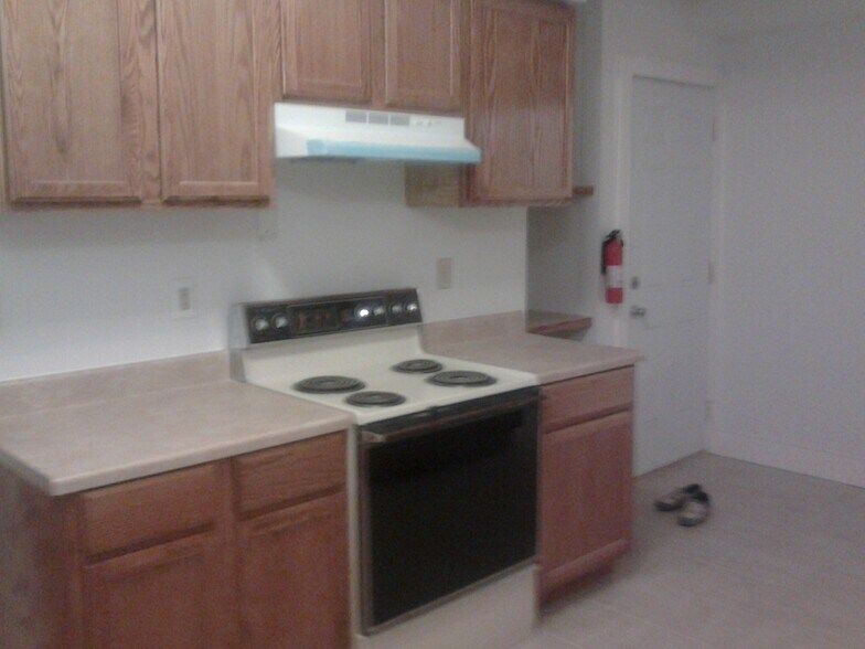 Building Photo - 130 College Pl