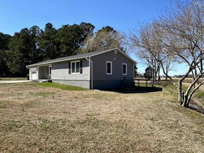 Building Photo - 115 Fieldcrest Dr