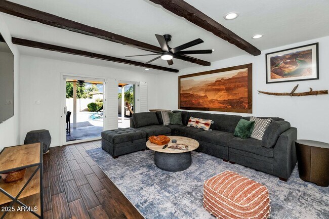 Building Photo - 3234 E Larkspur Dr