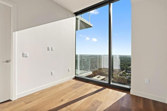 Building Photo - 44 East Ave