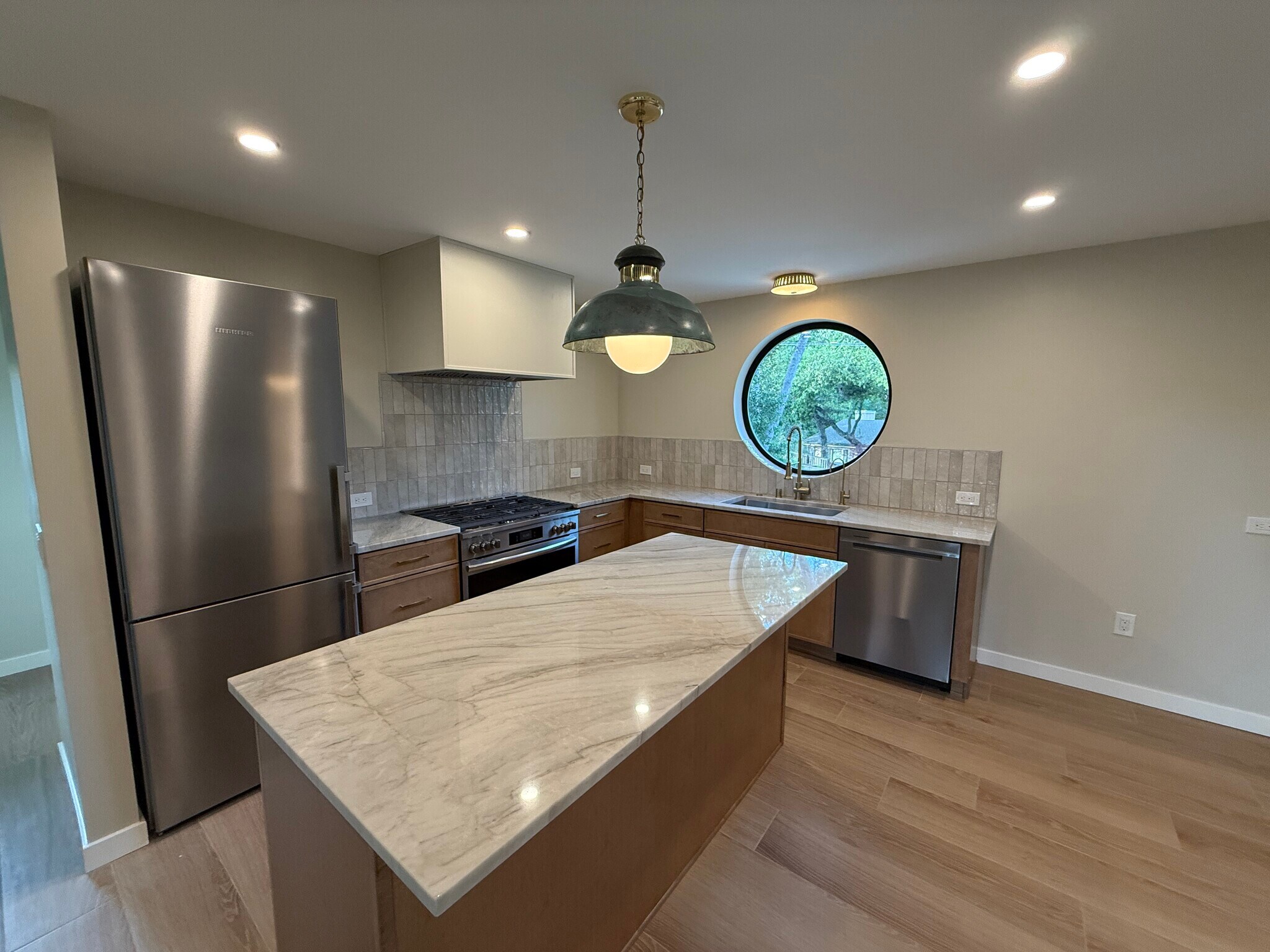 Building Photo - 5780 Violeta Ave