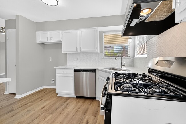 Building Photo - 3111 Timber View Dr