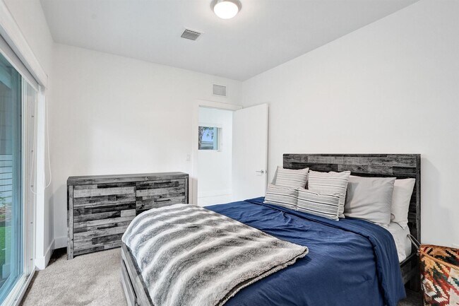 Building Photo - North Ocean Boulevard, Pompano Beach, FL 33062 - 4 BR 3.5 BA townhouse