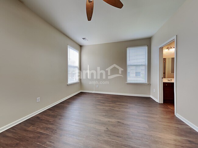 Building Photo - 202 Short Woods Ct