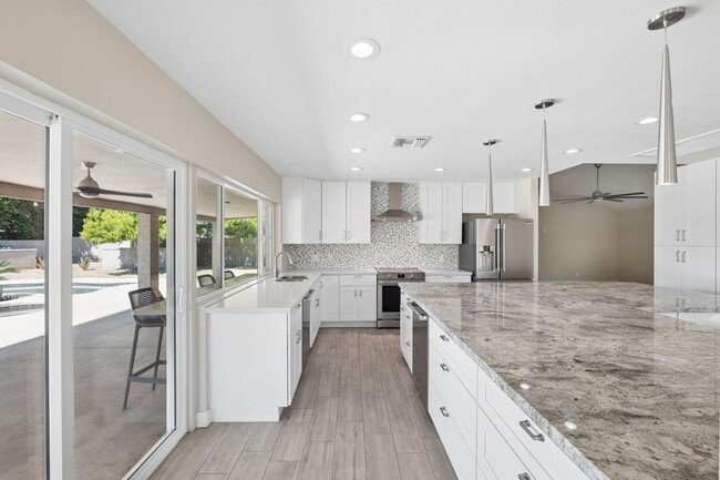 Building Photo - 13222 N 1st Ave