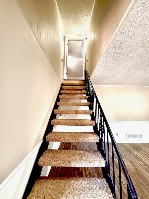 Building Photo - 122 Old Chapin Rd