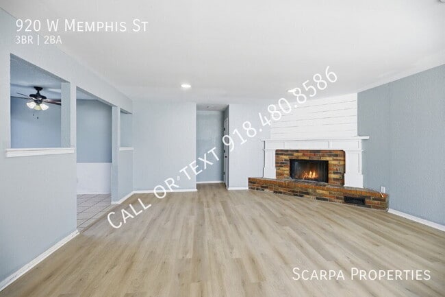 Building Photo - 920 W Memphis St