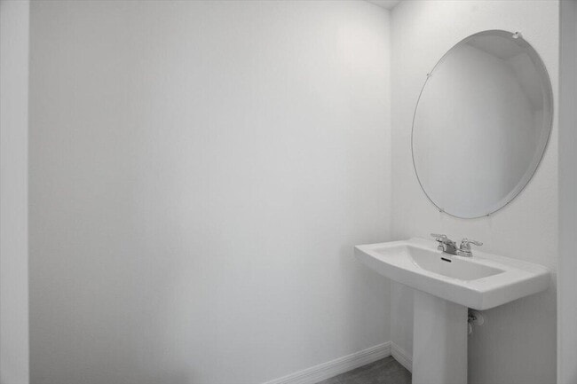 Building Photo - 2907 Skyline Lp