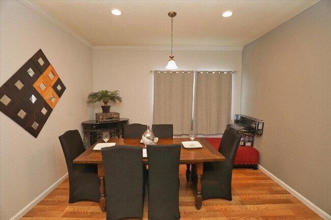 Building Photo - 13121 Vickery St