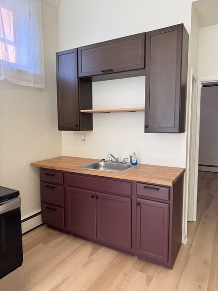 Building Photo - 329 Taylor Ave