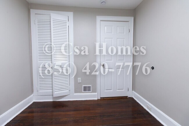 Building Photo - Newly Renovated 3 Bed/1 Bath home in Fairview!