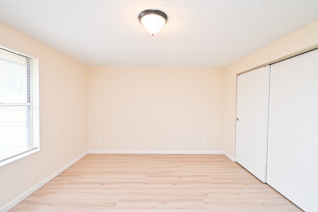 Building Photo - 6171 Little Creek Ct
