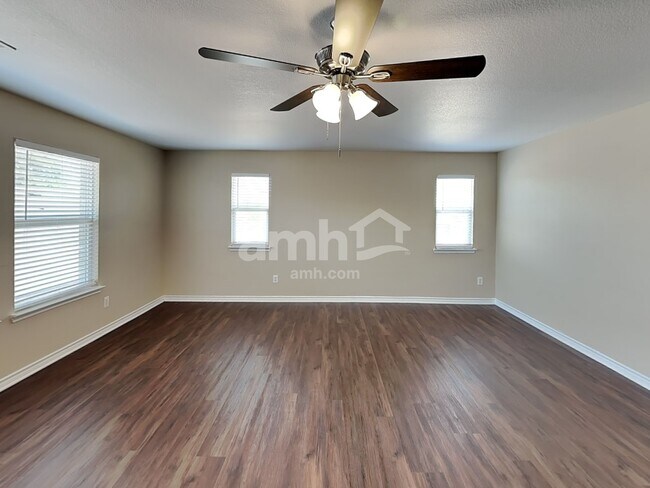 Building Photo - 5459 Montague Ln